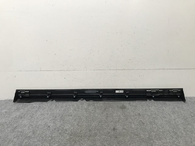 新車取り外し!LM/500h TAWH15W 純正 右 フロント ドア サイドパネル 76903-V2030/76913-V2030 ソニックチタニウム 1J7 レクサス(137594)