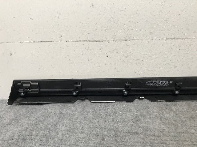 新車取り外し!LM/500h TAWH15W 純正 右 フロント ドア サイドパネル 76903-V2030/76913-V2030 ソニックチタニウム 1J7 レクサス(137594)