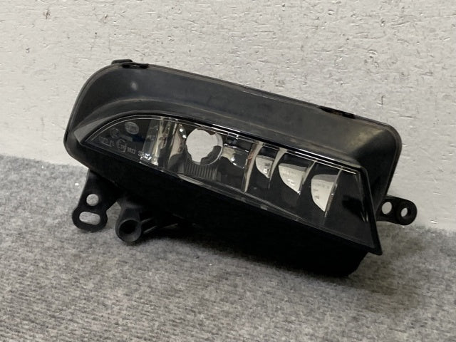 A5(B8) 8T系 純正 後期 右 フォグランプ/フォグライト ハロゲン HELLA 8T0.941.700.C/8T0941700C アウディ(137658)