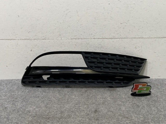 A5(B8) 8T系 純正 後期 右 フロント フォグカバー/フォグランプカバー 8T0 807 682 H/8T0807682H ブラック アウディ(137685)