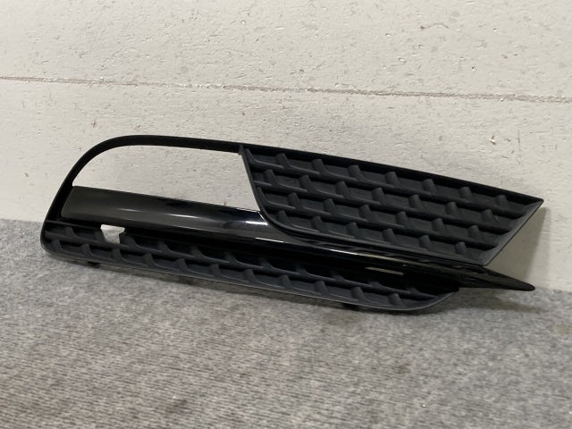 A5(B8) 8T系 純正 後期 右 フロント フォグカバー/フォグランプカバー 8T0 807 682 H/8T0807682H ブラック アウディ(137685)