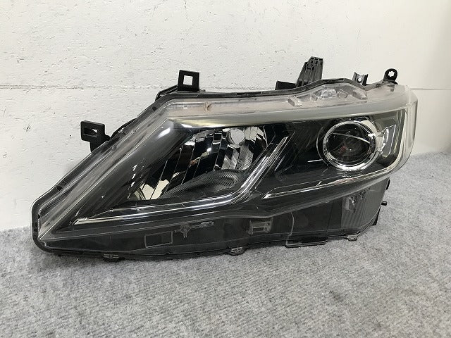 セレナ ハイウェイスター/S/X/G/XV/C27/GFC27/GFNC27/GC27/GNC27/HC27/HFC27 純正 前期 左 ヘッドライト LED レベ Z 100-23721(137806)