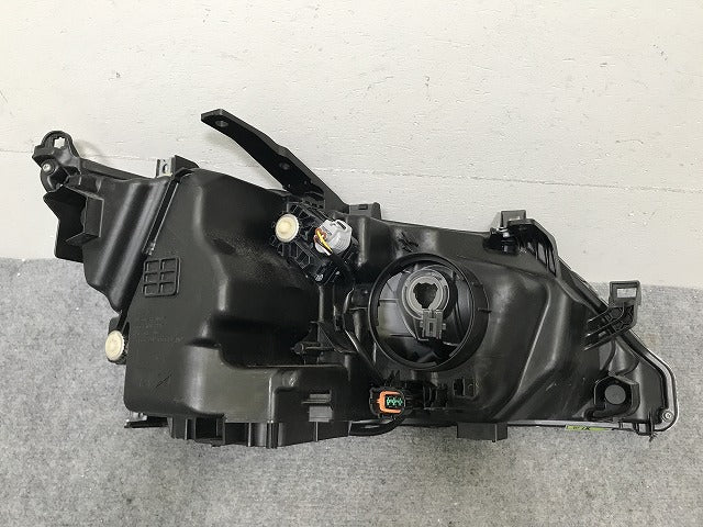 セレナ ハイウェイスター/S/X/G/XV/C27/GFC27/GFNC27/GC27/GNC27/HC27/HFC27 純正 前期 左 ヘッドライト LED レベ Z 100-23721(137806)