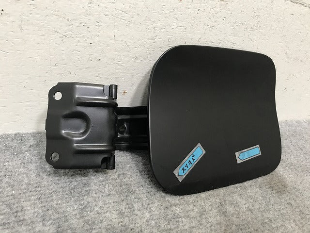 新品!プリウス 50系/ZVW50/ZVW51/ZVW55 純正 フューエルリッド/給油口カバー/フタ/蓋 69A 77350-47060 未塗装 トヨタ(137887)