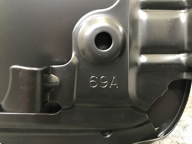 新品!プリウス 50系/ZVW50/ZVW51/ZVW55 純正 フューエルリッド/給油口カバー/フタ/蓋 69A 77350-47060 未塗装 トヨタ(137887)