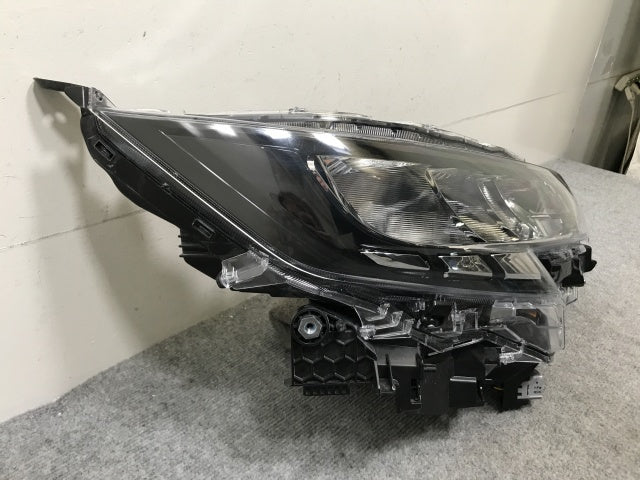 ノア NOAH 90系/MZRA90W/MZRA95W ハイブリッド/ZWR90W/ZWR95W 純正 右 ヘッドライト LED レベライザー ICHIKOH V1-1/81110-V1020(137888)
