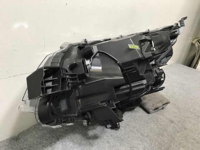 ノア NOAH 90系/MZRA90W/MZRA95W ハイブリッド/ZWR90W/ZWR95W 純正 右 ヘッドライト LED レベライザー ICHIKOH V1-1/81110-V1020(137888)