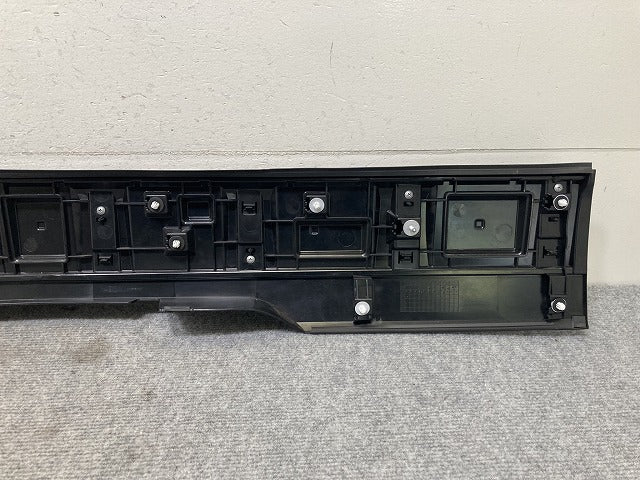 デリカミニ B34A/B35A/B37A/B38A 純正 リア ガーニッシュ 90810 7NL0A グレー 三菱(137932)