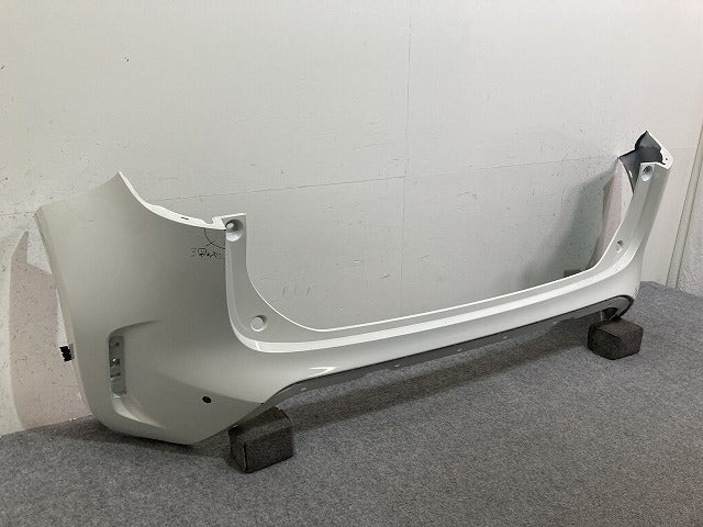 ヤリスクロス MXPB10/MXPB15 MXPJ10/MXPJ15 純正 リア バンパー 52159-52A90 ホワイト パール トヨタ(137963)