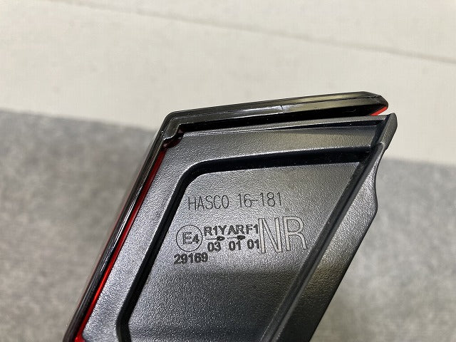 カローラ クロス ZSG10/MXGA10 ZVG11/ZVG15/ZVG13/ZVG16 純正 右 フィニッシャーランプ/テールランプ LED 刻印NR HASCO 16-181(138114)