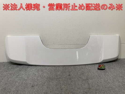 新車外し!ランドクルーザー/ランクル FJA300W/VJA300W 純正 リア スポイラー/ルーフスポイラー/ウイング 76085-60130 パール 090(138136)