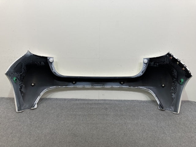 ヤリス KSP210/MXPA10/MXPA15 HV/MXPH10/MXPH15 MXPH14/MXPH17 純正 リア バンパー 52159-K0010 スーパーホワイトII 040 トヨタ(138141)