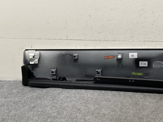 ヴォクシー/ノア 90系/MZRA90W/MZRA95W HV/ZWR90W/ZWR95W 純正 右 スライドドア サイドパネル 76905-V1020 ホワイトパール 070(138194)