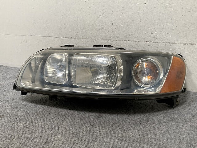 V70 SB系 純正 左 ヘッドライト/ランプ ハロゲン VALEO 30648214 ボルボ(138197)