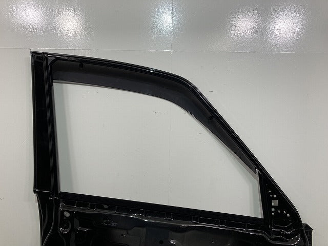 セレナ X/XV/C28/NC28 e-POWER/GC28 純正 左 フロント ドア バイザー付 ダイヤモンドブラック G41 日産(138218)