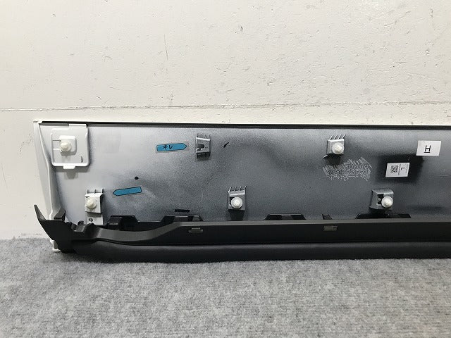 ヴォクシー/ノア 90系/MZRA90W/MZRA95W ZWR90W/ZWR95W 純正 左 スライドドア サイドパネル 76906-V1030 ホワイトパール 070 トヨタ(138255)