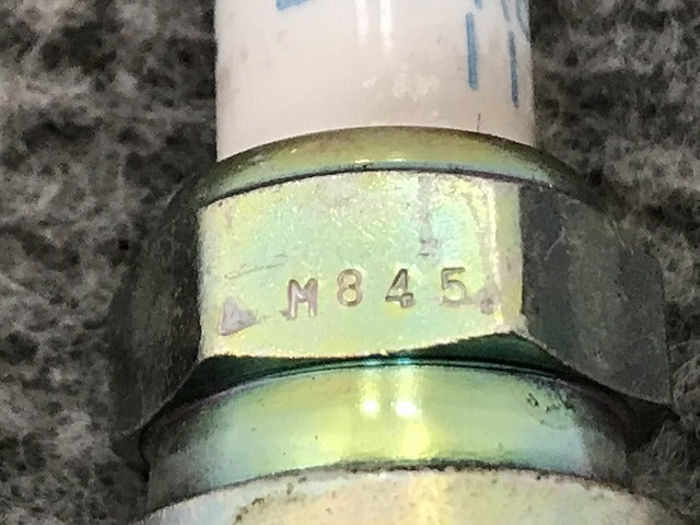 新品!セドリック/グロリア/ブルーバード/フェアレディZ/スカイライン/シルビア 等 NGK スパークプラグ BCPR6ES-11 日産(138294)