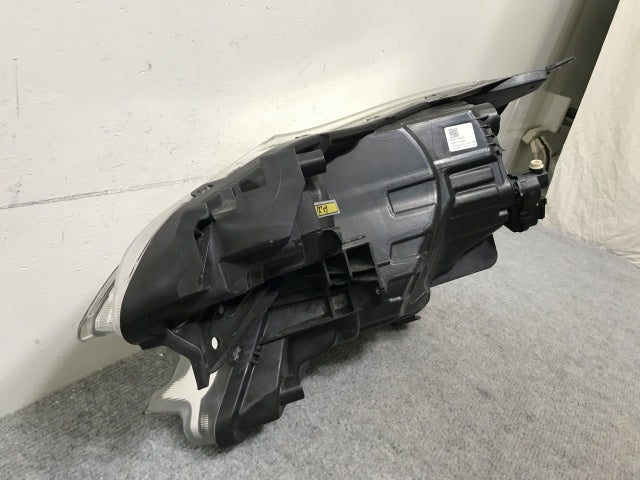 ノート/NOTE E12/NE12 e-POWER/HE12/SNE12 純正 前期/中期 右 ヘッドライト ハロゲン レベライザー ICHIKOH 1868/26010 3VA5A(138473)