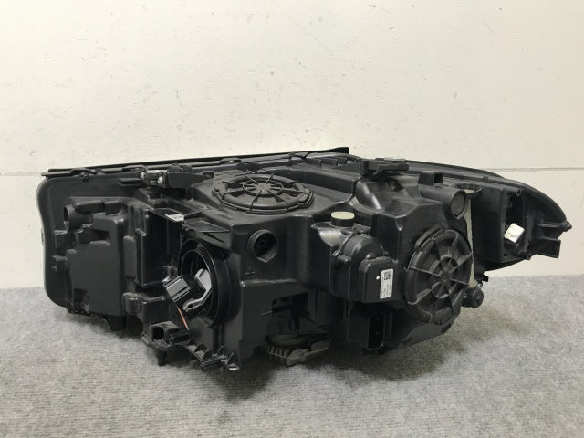ジャンク!5シリーズ G30/G31 純正 前期 右 ヘッドライト/ランプ LED 7439196-04 BMW(138475)