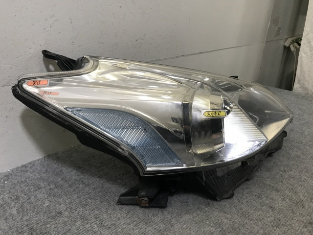 プリウス/アルファ/α ZVW40W/ZVW41W 純正 前期 右 ヘッドライト/ランプ ハロゲン レベライザー 刻印2 KOITO 47-41 トヨタ(138492)