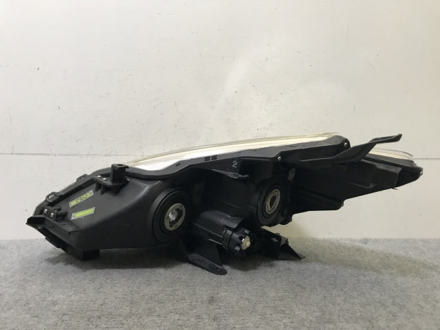 プリウス/アルファ/α ZVW40W/ZVW41W 純正 前期 右 ヘッドライト/ランプ ハロゲン レベライザー 刻印2 KOITO 47-41 トヨタ(138492)