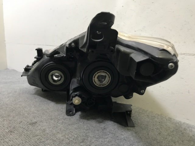 プリウス/アルファ/α ZVW40W/ZVW41W 純正 前期 右 ヘッドライト/ランプ ハロゲン レベライザー 刻印2 KOITO 47-41 トヨタ(138492)