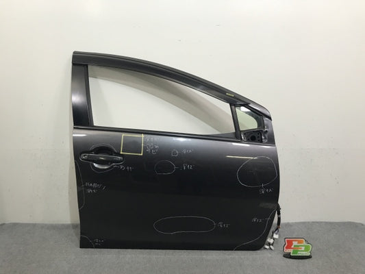アクア/AQUA NHP10 純正 右 フロント ドア バイザー/内張り/ガラス付 グレーメタリック 1G3 トヨタ(138574)