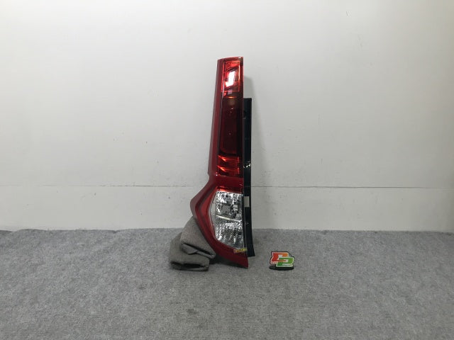 ルーミー/カスタム M900A/M910A 純正 前期 左 テールランプ/ライト/レンズ ハロゲン KOITO 220-69047 トヨタ(138578)