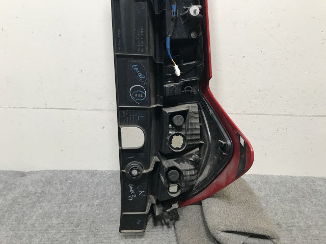 ルーミー/カスタム M900A/M910A 純正 前期 左 テールランプ/ライト/レンズ ハロゲン KOITO 220-69047 トヨタ(138578)