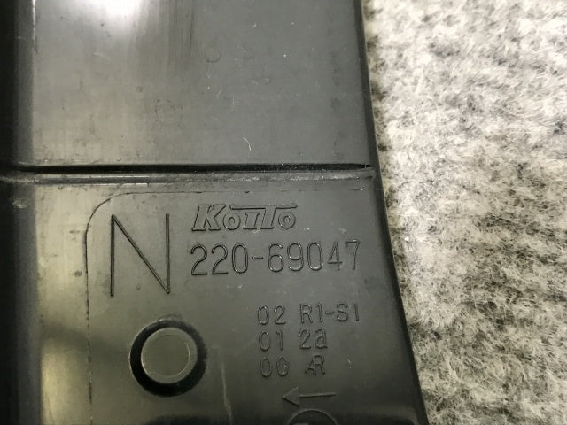 ルーミー/カスタム M900A/M910A 純正 前期 左 テールランプ/ライト/レンズ ハロゲン KOITO 220-69047 トヨタ(138578)