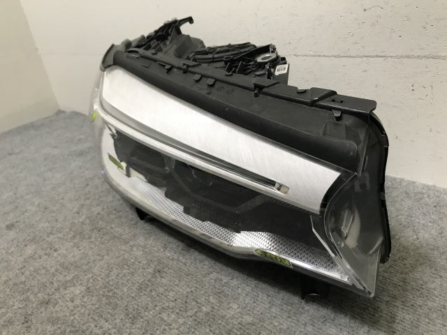 5シリーズ G30/G31 純正 前期 右 ヘッドライト/ランプ LED ZKW 7439196-04 BMW(138592)