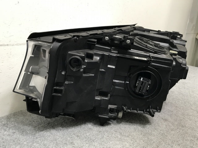5シリーズ G30/G31 純正 前期 右 ヘッドライト/ランプ LED ZKW 7439196-04 BMW(138592)