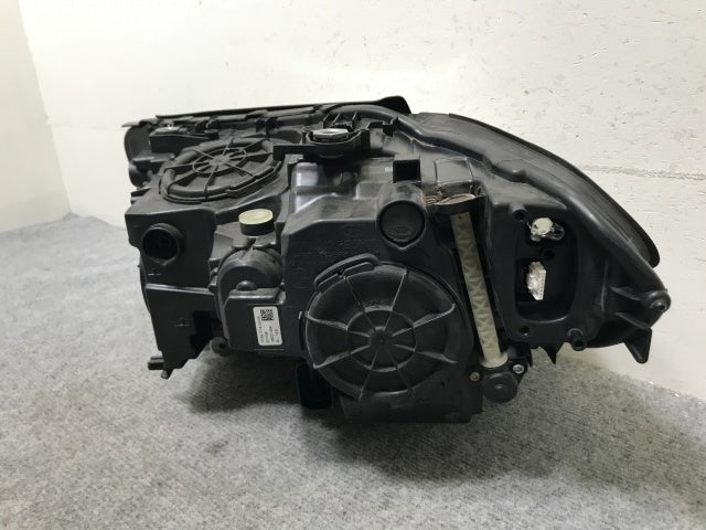 5シリーズ G30/G31 純正 前期 右 ヘッドライト/ランプ LED ZKW 7439196-04 BMW(138592)