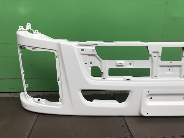 新車取り外し!ギガ 大型 2代目 2015- 10t 純正 フロント バンパー ホワイト ソリッド いすゞ(138605)