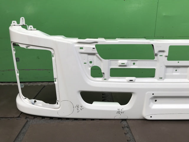 新車取り外し!ギガ 大型 2代目 2015- 10t 純正 フロント バンパー ホワイト ソリッド いすゞ(138616)