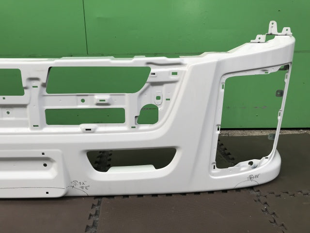 新車取り外し!ギガ 大型 2代目 2015- 10t 純正 フロント バンパー ホワイト ソリッド いすゞ(138616)