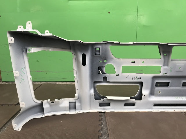新車取り外し!ギガ 大型 2代目 2015- 10t 純正 フロント バンパー ホワイト ソリッド いすゞ(138616)