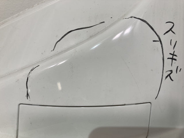 新車取り外し!フォワード 5代目/2007- 純正 前期 左 フロント コーナーパネル/コーナーカバー ホワイト ソリッド いすゞ(138619)