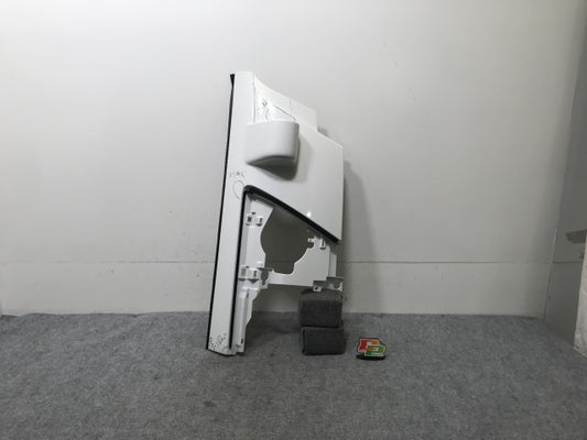 新車取り外し!エルフ 6代目/2006- 純正 前期 右 フロント コーナーパネル/コーナーカバー ホワイト ソリッド いすゞ(138628)