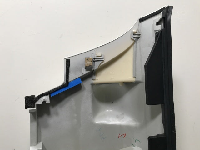新車取り外し!エルフ 6代目/2006- 純正 前期 右 フロント コーナーパネル/コーナーカバー ホワイト ソリッド いすゞ(138628)