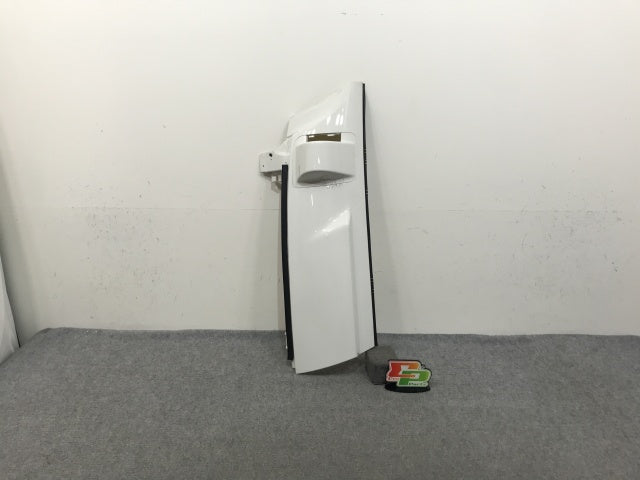新車取り外し!ギガ ファイブスター 大型 2代目 2015- 純正 中期 左 フロント コーナーパネル/コーナーカバー VC60 ホワイト いすゞ(138629)