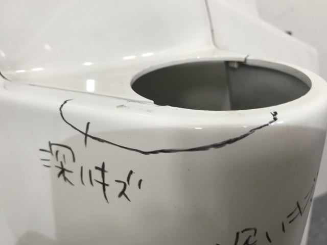 新車取り外し!エルフ 6代目/2006- 純正 前期 右 フロント コーナーパネル/コーナーカバー ホワイト ソリッド いすゞ(138631)