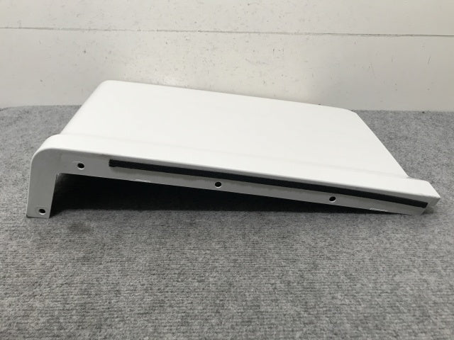 新車取り外し!ギガ 大型 2代目 2015- 10t 純正 右 リア フェンダー ホワイト ソリッド いすゞ(138651)