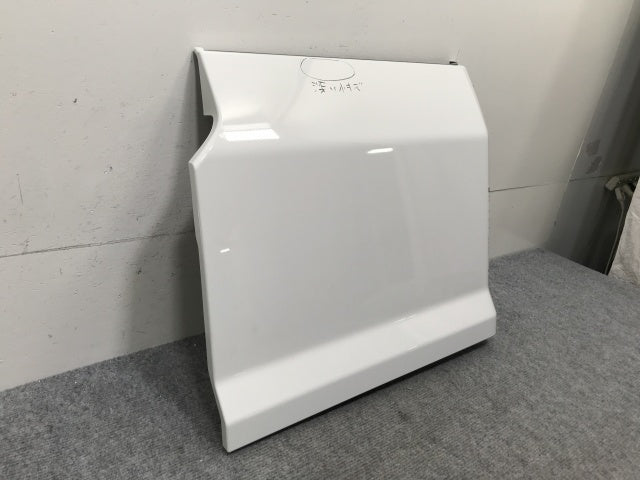 新車取り外し!ギガ 大型 2代目 2015- 10t 純正 左 リア フェンダー ホワイト ソリッド いすゞ(138654)