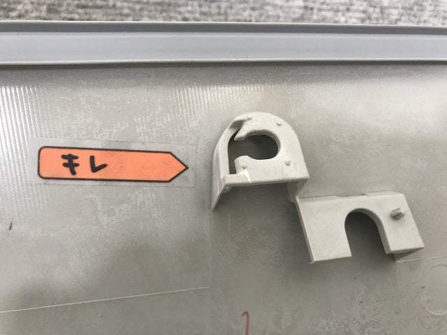 新車取り外し!ギガ 大型 2代目 2015- 10t 純正 右 リア フェンダー ホワイト ソリッド いすゞ(138659)