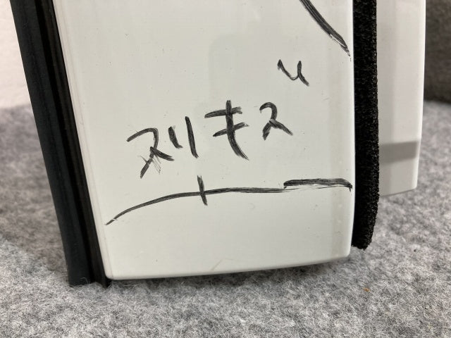 新車取り外し!エルフ 6代目/2022- 純正 右 フロント コーナーパネル/コーナーカバー ホワイト ソリッド いすゞ(138673)