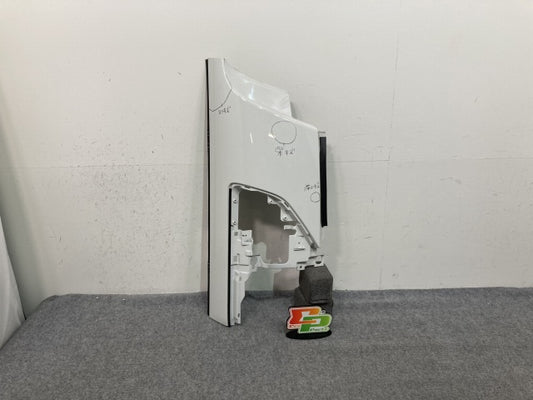 新車取り外し!フォワード 5代目/2021- 純正 右 フロント コーナーパネル/コーナーカバー ホワイト ソリッド いすゞ(138676)