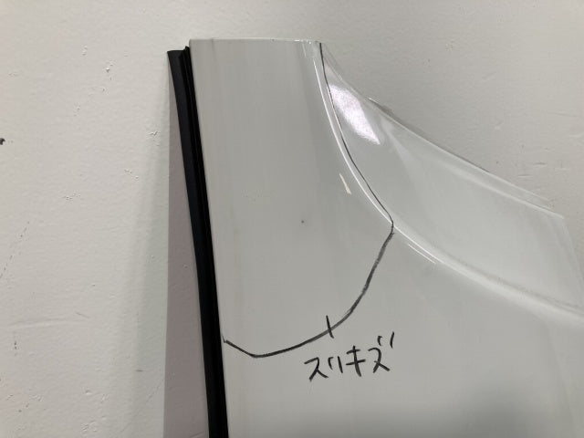 新車取り外し!フォワード 5代目/2021- 純正 右 フロント コーナーパネル/コーナーカバー ホワイト ソリッド いすゞ(138676)