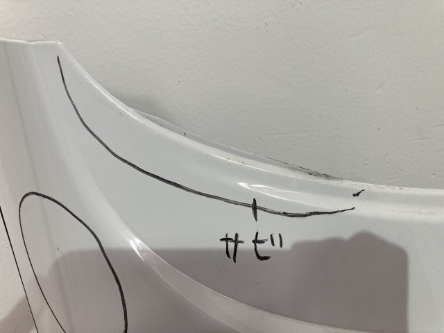 新車取り外し!フォワード 5代目/2021- 純正 右 フロント コーナーパネル/コーナーカバー ホワイト ソリッド いすゞ(138679)