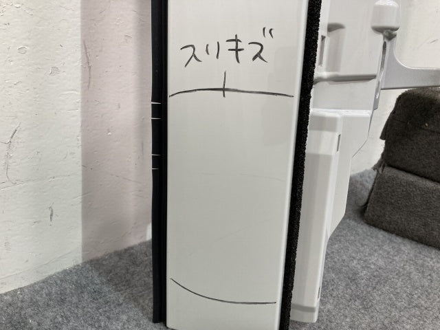 新車取り外し!フォワード 5代目/2021- 純正 右 フロント コーナーパネル/コーナーカバー ホワイト ソリッド いすゞ(138679)